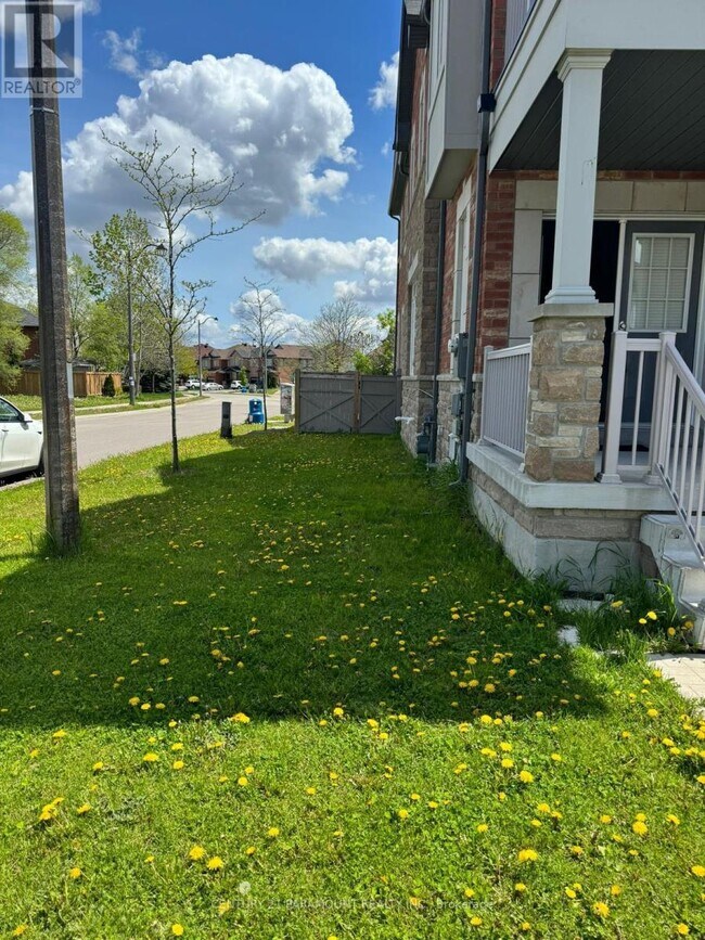 Photo du bâtiment - 80 Hollowgrove Blvd