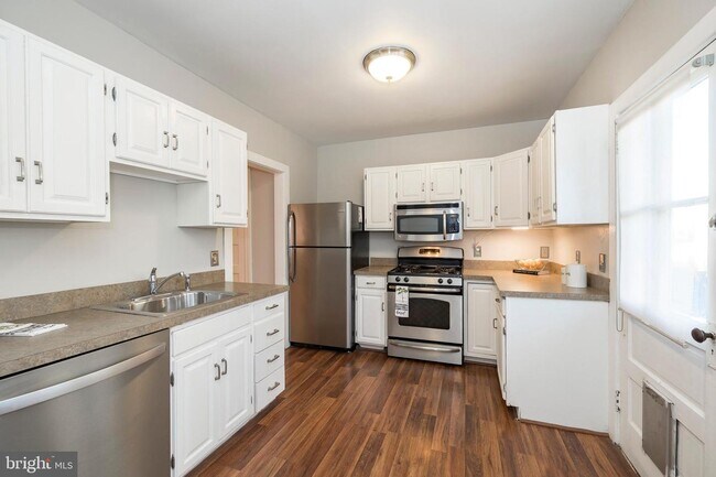 Foto del edificio - 317 W Wood St