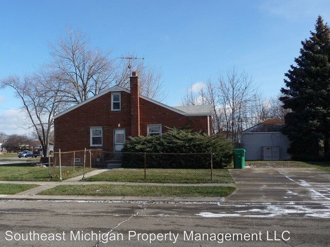 Building Photo - 18250-18210 E 10 Mile Rd