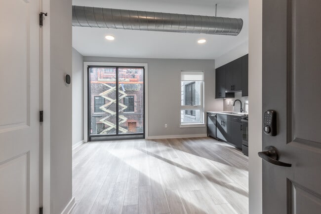 Building Photo - 102 W Berks