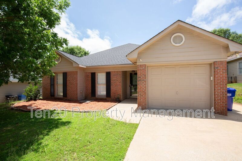 Primary Photo - 1018 Sugar Mill Dr