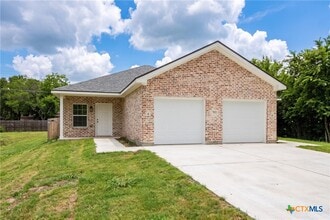 Building Photo - 921 Ashwood Dr