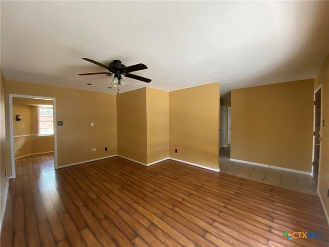Building Photo - 1613 Miranda Ave
