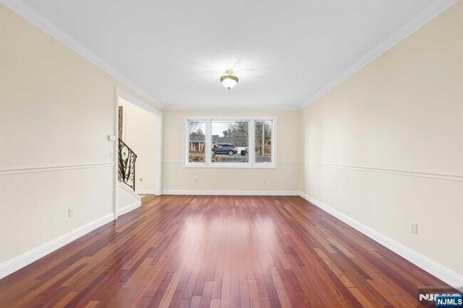 Foto del edificio - 831 Pascack Rd