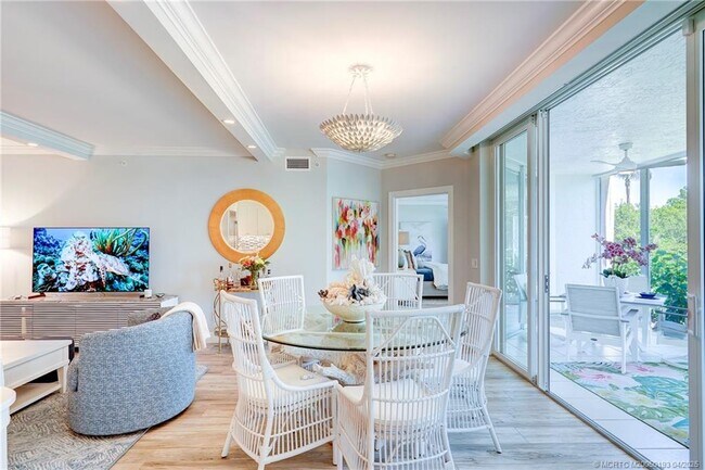 Foto del edificio - 5799 NE Island Cove Way