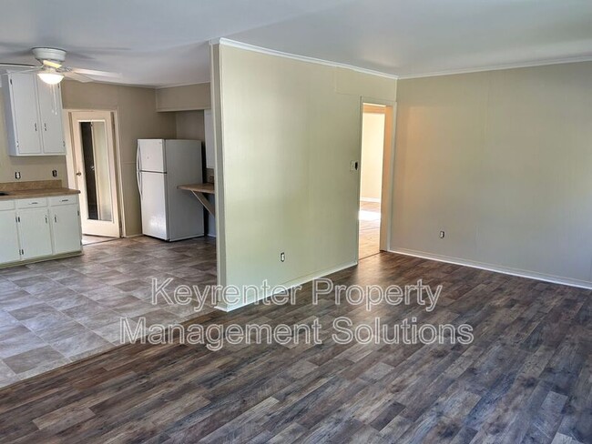 Building Photo - 329 Montgomery St