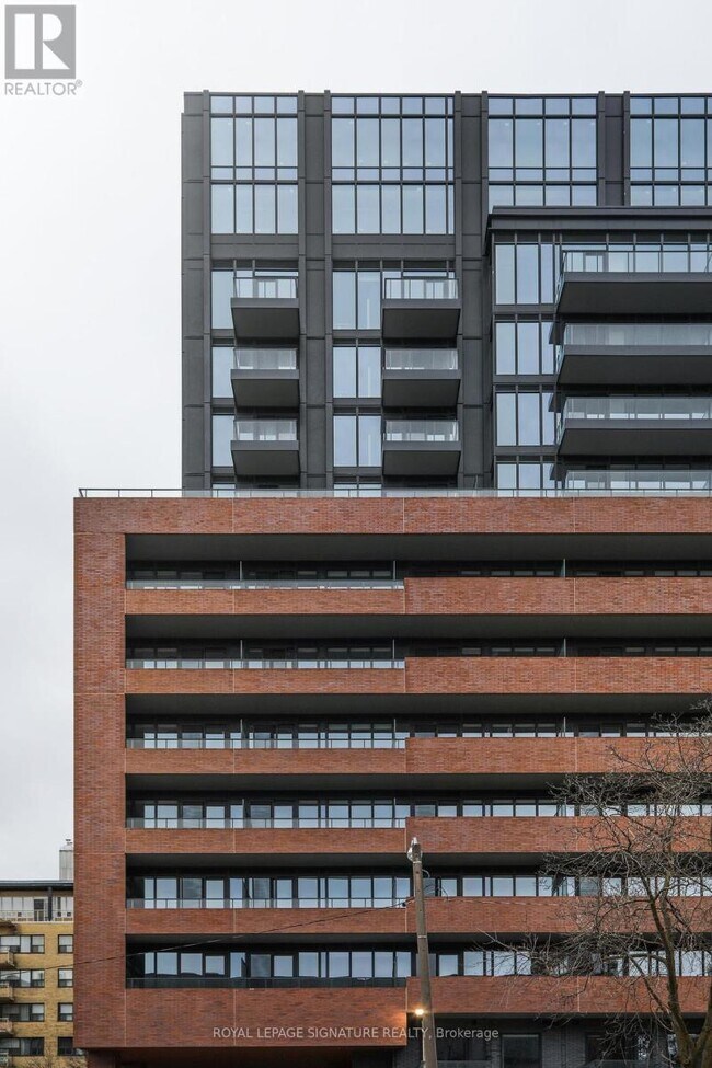Photo du bâtiment - 2525 Bathurst St