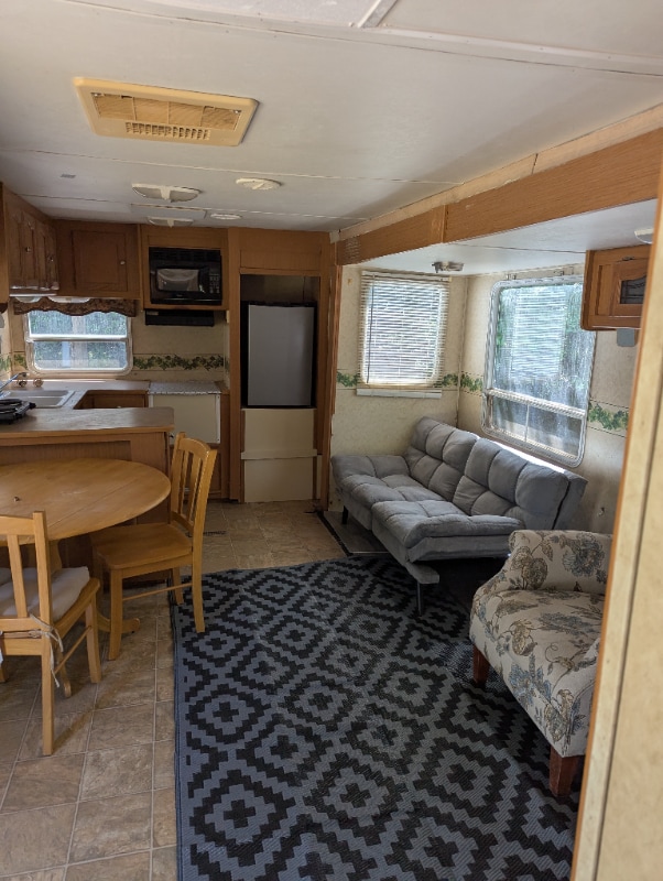 Building Photo - 9395 Spice Pond Rd Ext