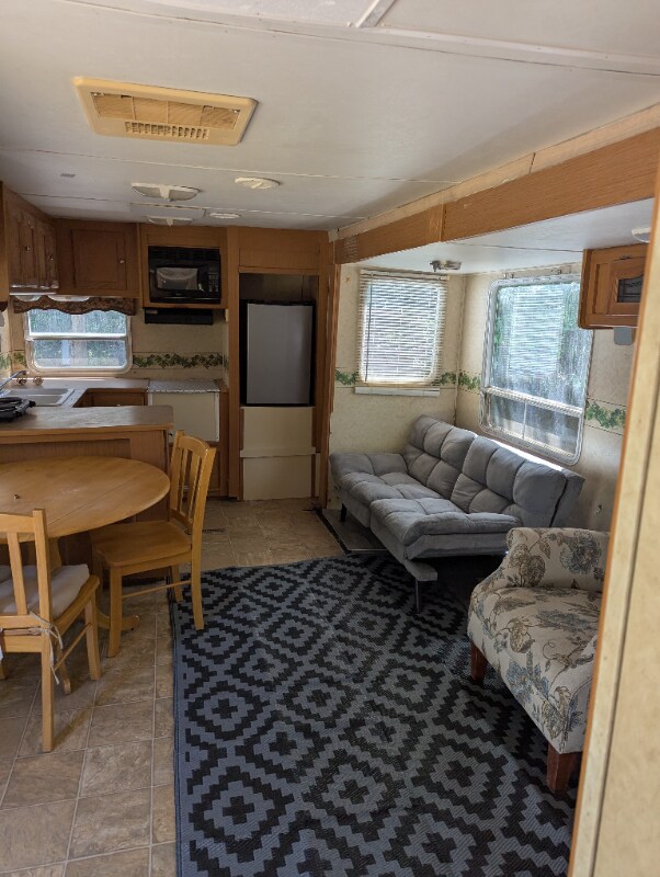 Foto del edificio - 9395 Spice Pond Rd Ext