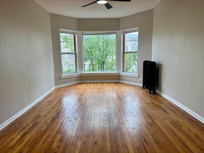 Foto del edificio - Bright & Spacious Logan Square 1 Bed