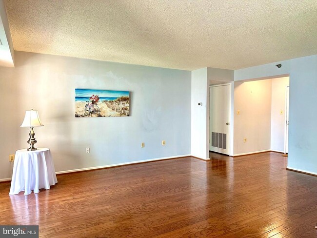 Foto del edificio - 3310 N Leisure World Blvd