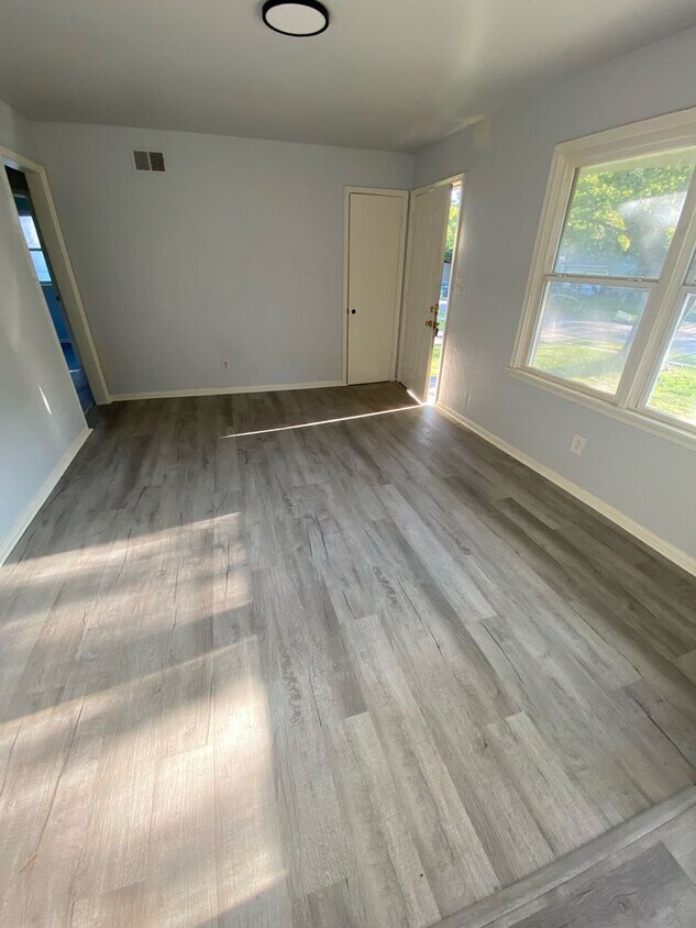 Building Photo - 3 Bed 1 Bath Home in Northgate Neighborhood