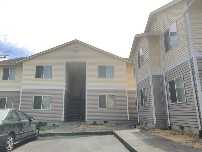 Foto del edificio - 3410-3414 SE 143rd Ave