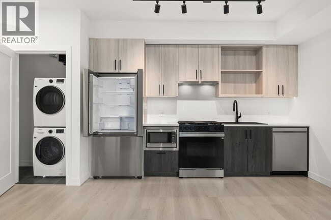 Building Photo - 1100 Clarke Rd