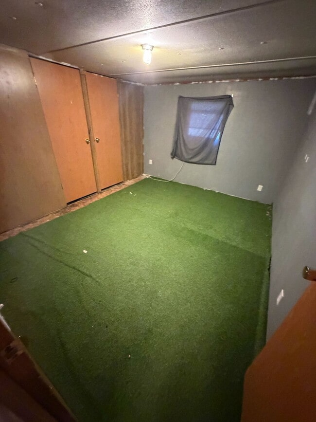 Building Photo - 150 Barry Slaven Dr