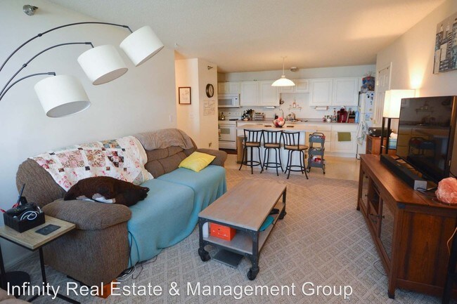 Building Photo - 2 br, 1 bath Apartment - 2054 11th Ave SE #A