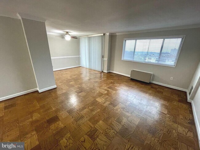 Building Photo - 2059 Huntington Ave