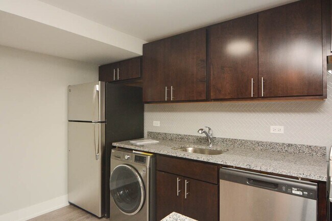Foto del edificio - 426 W Belden Ave