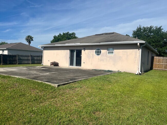 Foto del edificio - 3 BR/2BA $1950 Middleburg