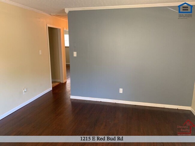 Foto del edificio - 1215 E Red Bud Rd