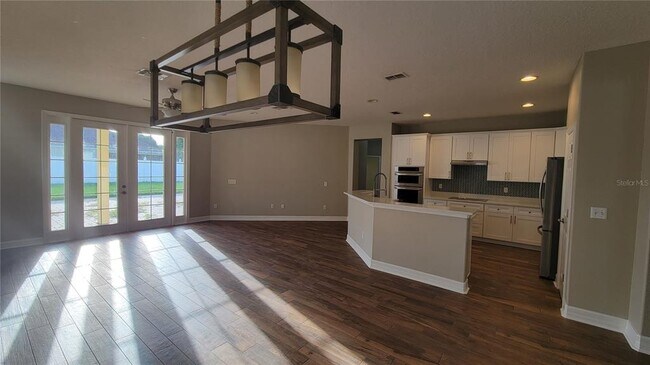 Building Photo - 539 1st Cape Coral Dr