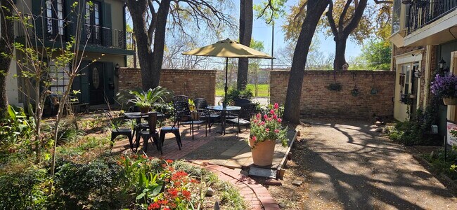 Building Photo - 5217 Arboles Dr