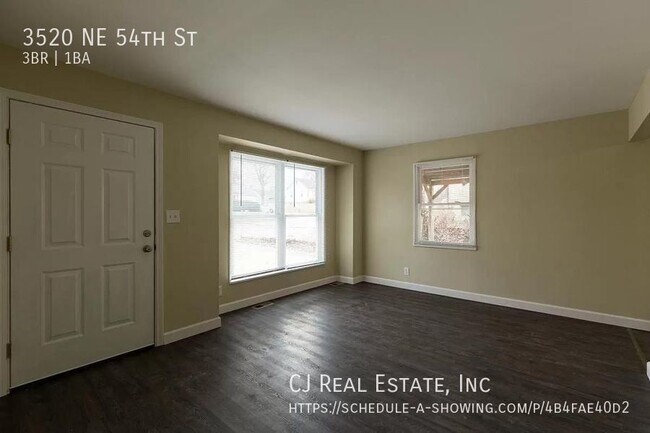 Foto del edificio - 3520 NE 54th St