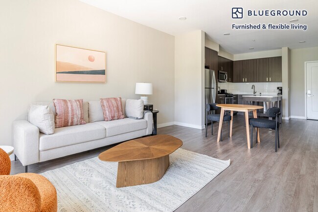 Foto del edificio - 3560 Rambla Pl