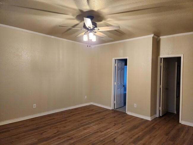 Foto del edificio - 1416 Cowtown Dr