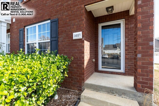 Building Photo - Amazing Smyrna 3BR townhome END-UNIT, just 1 mile from I-24!