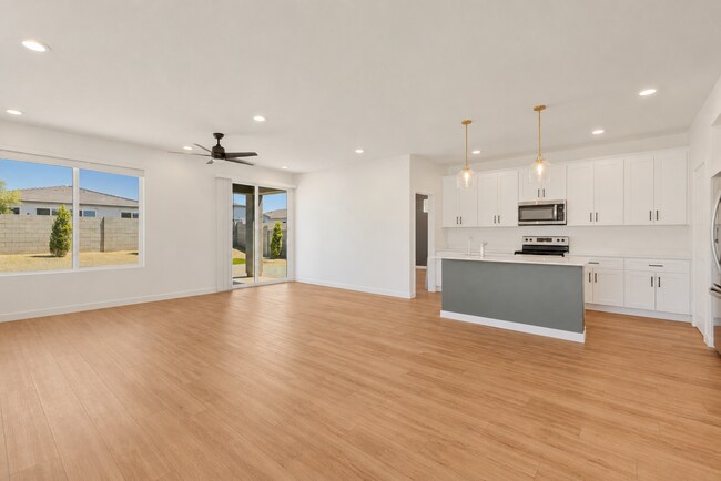 Foto del edificio - 18128 W Soft Wind Dr
