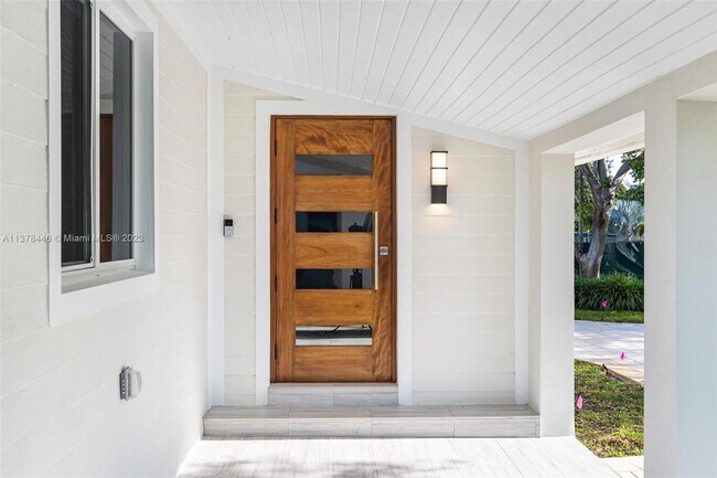 Building Photo - 234 Minola Dr