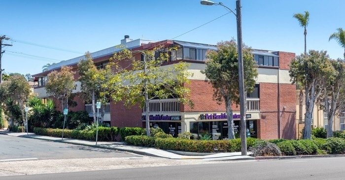 Primary Photo - Spacious La Jolla Cond for Rent