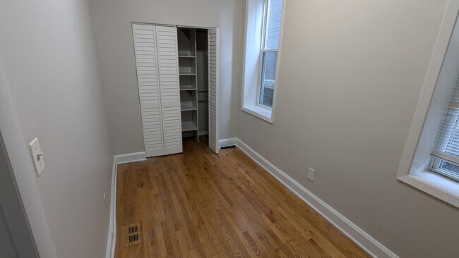 Bedroom 2 with closet system - 1540 N Paulina St