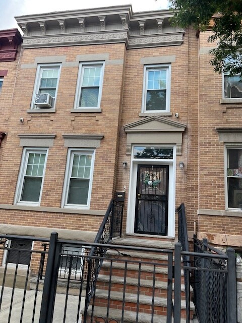 Foto principal - 253 51st St