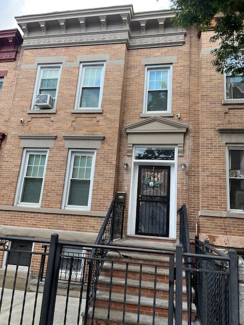 Building Photo - 253 51st St