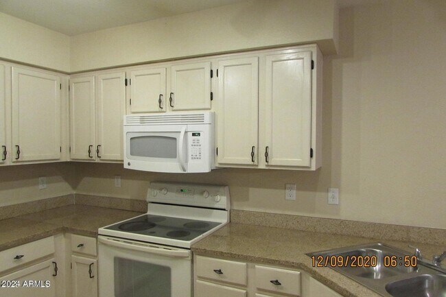 Foto del edificio - 1117 W Sandy Banks
