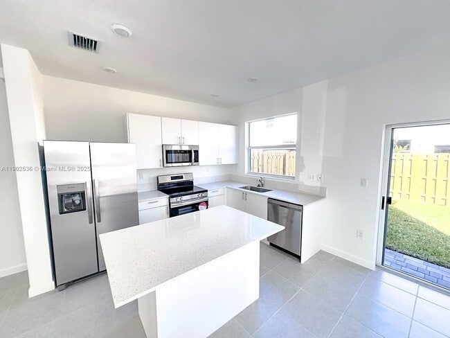 Foto del edificio - 16261 SW 292nd St
