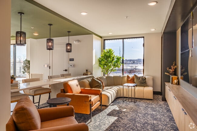 Clubhouse - Vista at Summit