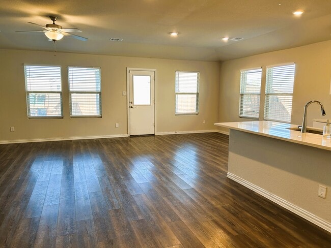 Foto del edificio - 2128 Proteus Dr