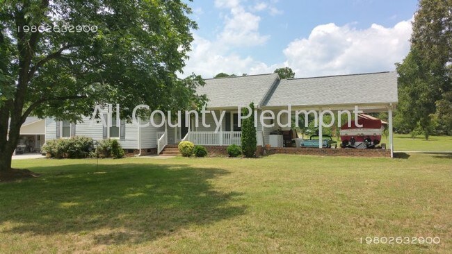 Foto del edificio - 15716 Youngblood Rd