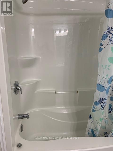 Photo du bâtiment - 333 Gosling Gardens