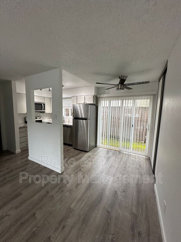 Foto del edificio - 834 SE 42nd Ave