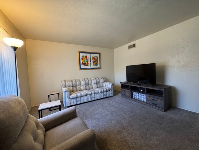 Building Photo - 2BR 2 BA Furnished  Condo across from Colorado Rivergated entry