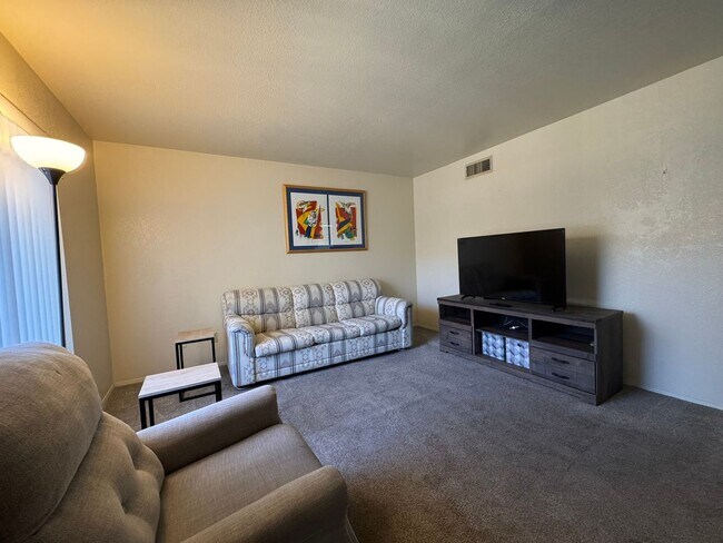 Building Photo - 454 Riverfront Dr