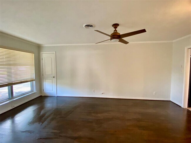 Building Photo - 10219 Carthage Dr