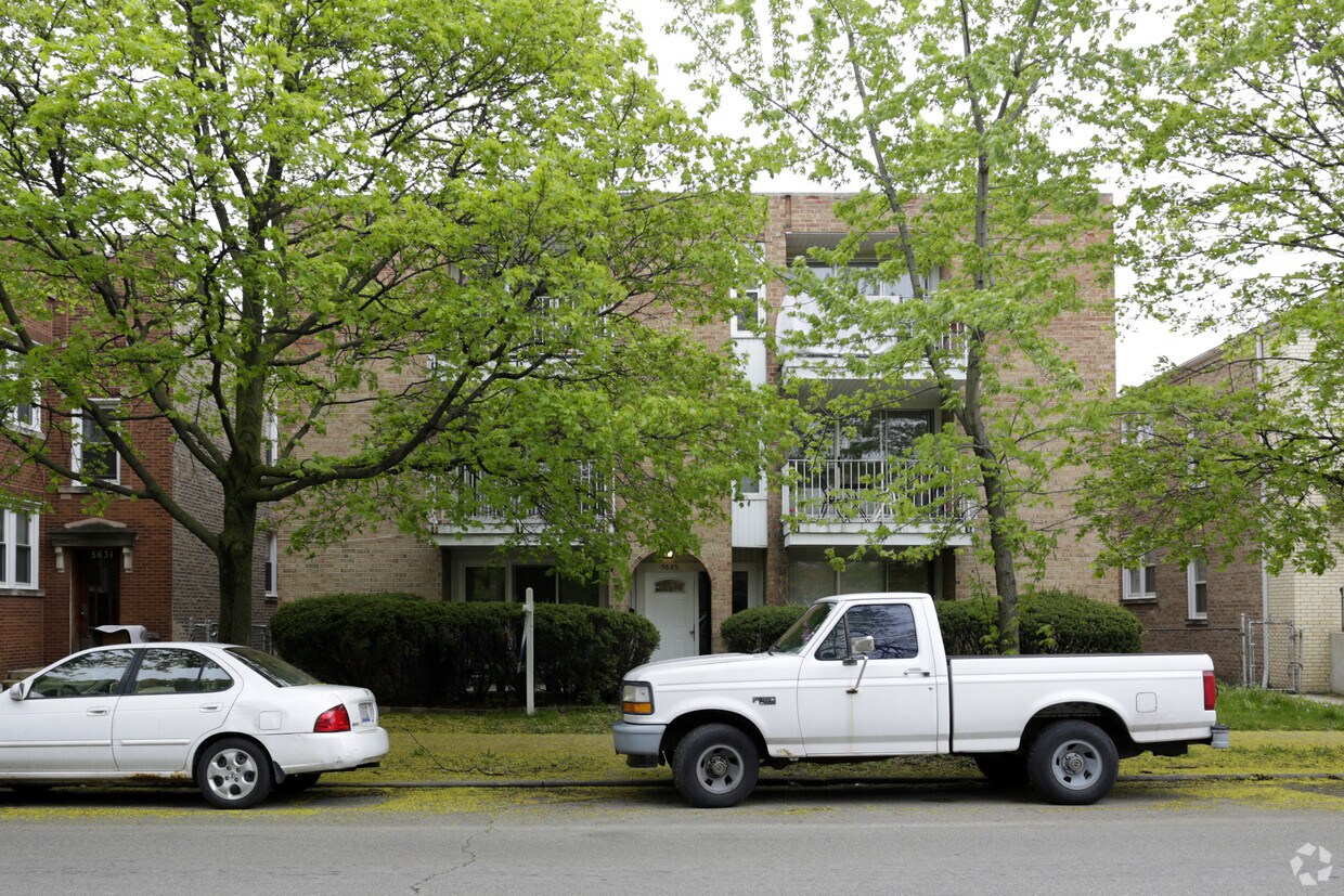 Foto del edificio - 5625 N Kimball Ave