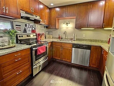 Foto del edificio - 3210 Pine Rd