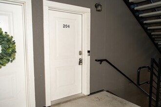 Building Photo - 459 W 15 S
