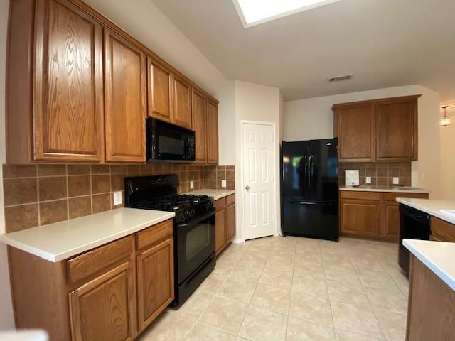 Foto del edificio - 8309 Sandlin Dr